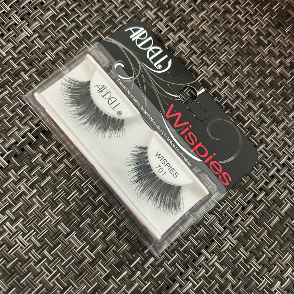 Ardell Wispies 701 Black Lashes